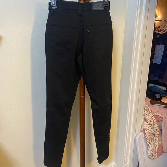 Levi’s Distressed Skinny Jeans - Picture 3 of 7